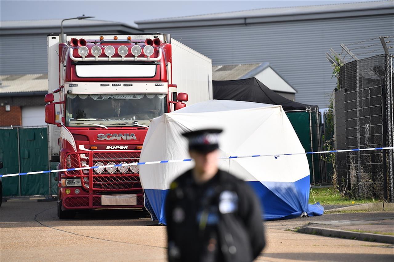 Presa din China atacă Marea Britanie &icirc;n cazul celor 39 de chinezi găsiți decedați. &bdquo;Nu și-au &icirc;ndeplinit responsabilitatea de a-i proteja pe acești oameni&rdquo;