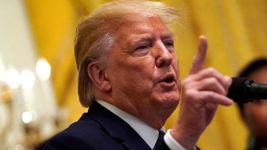 Trump va solicita agenţiilor federale să taie abonamentele la ziarele The New York Times şi The Washington Post