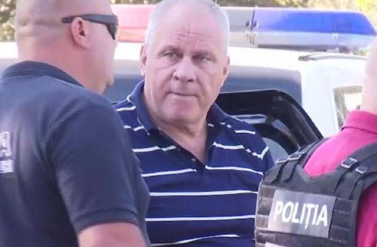 Gheorghe Dincă, nemulţumit de m&acirc;ncarea din arest. S-a pl&acirc;ns că tocana primită ar fi fost acră și a depus reclamație