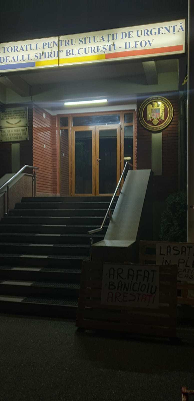 Intervenţia ISU Bucureşti-Ilfov la incendiul de la clubul Colectiv, investigată de Parchetul Militar; cercetările vizează infracţiunile de abuz &icirc;n serviciu, neglijenţă &icirc;n serviciu, ucidere din culpă şi vătămare corporală din culpă