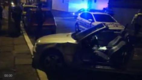 Un șofer a lovit doi pietoni și a avariat opt mașini, în Constanța. Bărbatul conducea cu portierele deschise (VIDEO)