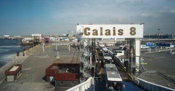 Un alt camion frigorific cu imigranții clandestini afgani a fost depistat &icirc;n Marea Britanie! Doi rom&acirc;ni au fost arestați