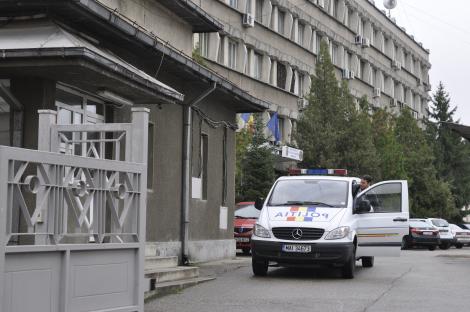 Tâlhărie la Sighetu Marmației! Trei bărbați au fost arestați după ce au furat mai multe telefoane mobile