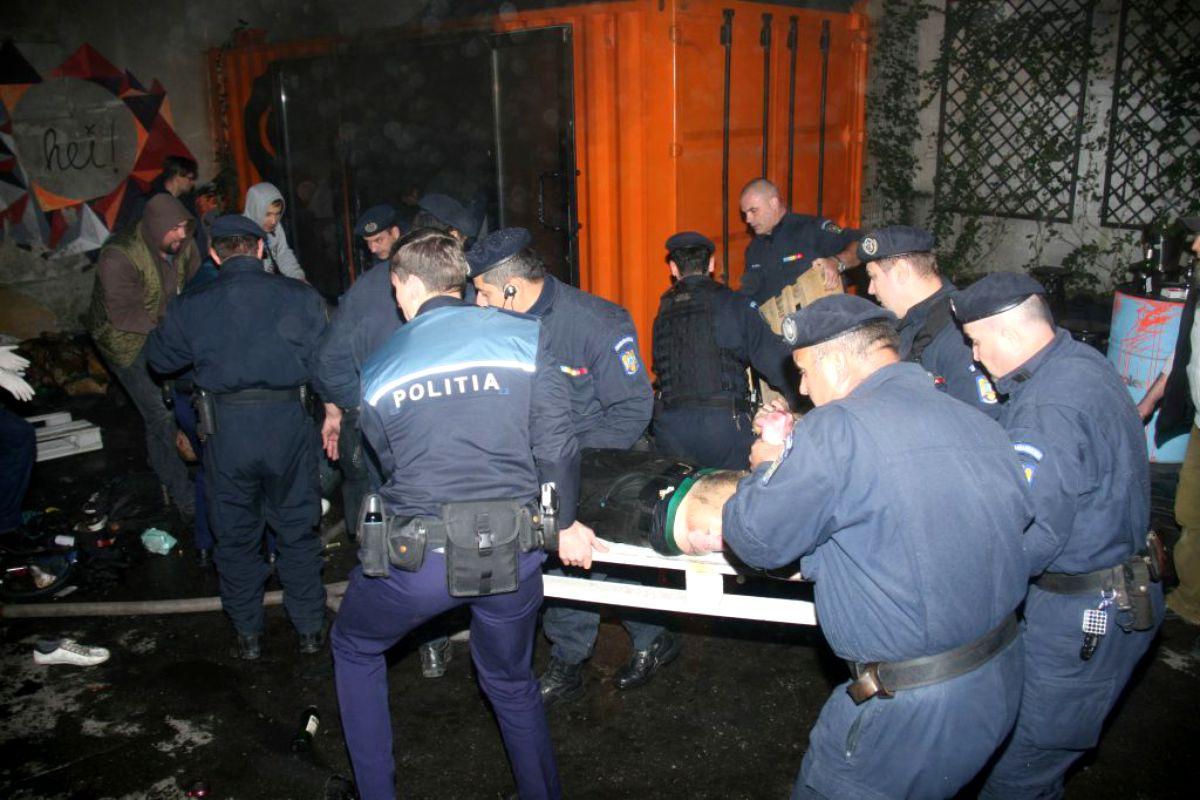 &Icirc;n locul unde acum patru ani, carnea lor ardea pe asfalt. Slujbe de pomenire pentru victimele de la Colectiv