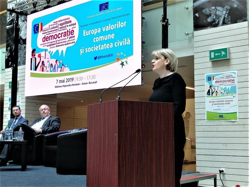 PressOne: Comisarul european de rezervă Gabriela Ciot şi fostul Negociator-şef cu UE Vasile Puşcaş au plagiat &icirc;ntr-un articol publicat &icirc;n 2012