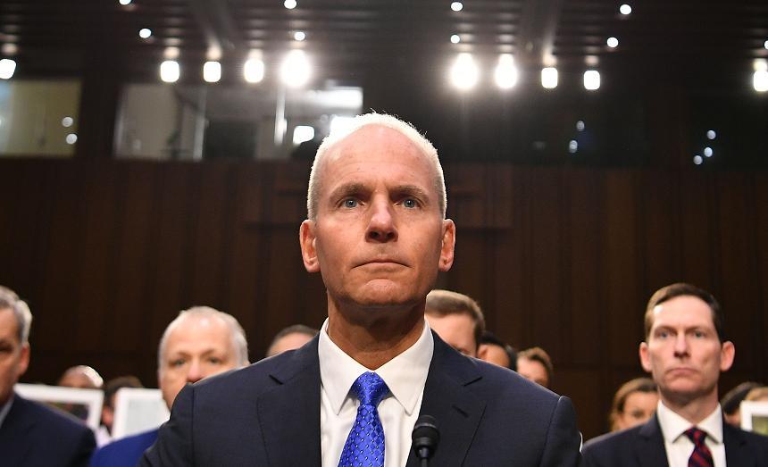 Şeful Boeing, presat &icirc;n Congresul SUA să spună dacă grupul a ştiut despre problemele sistemului anti-blocare al avionului 737 MAX