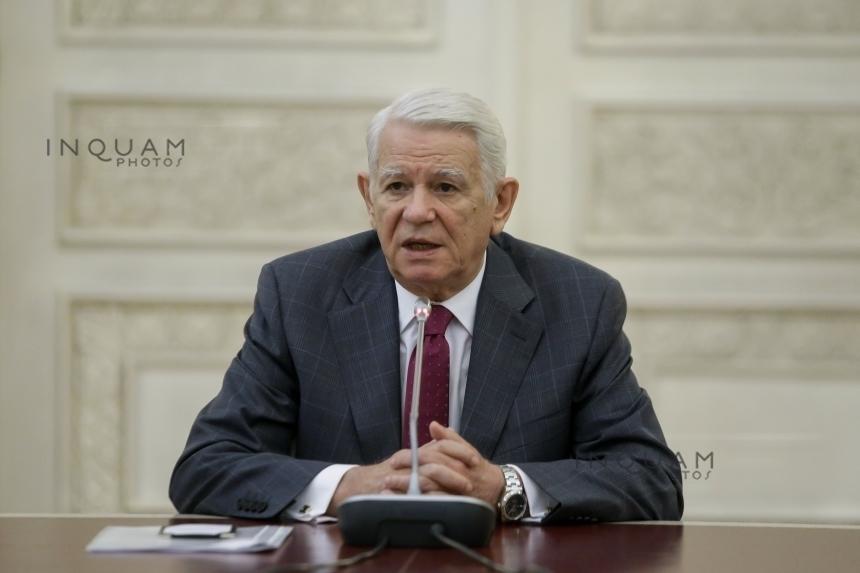 CCR a am&acirc;nat din nou pronunţarea &icirc;n legătură cu hotăr&acirc;rea Senatului privind alegerea lui Teodor Meleşcanu; noul termen a fost stabilit pentru 27 noiembrie