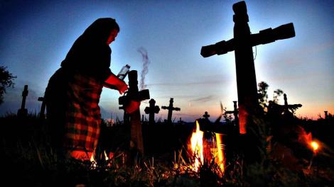 Ziua morților sau Halloween-ul creștinilor pică anul acesta pe 2 noiembrie. Află ce tradiții trebuie să respecți