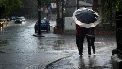 Vremea București: Alertă meteo de ploi și vânt. Cum va fi vremea azi