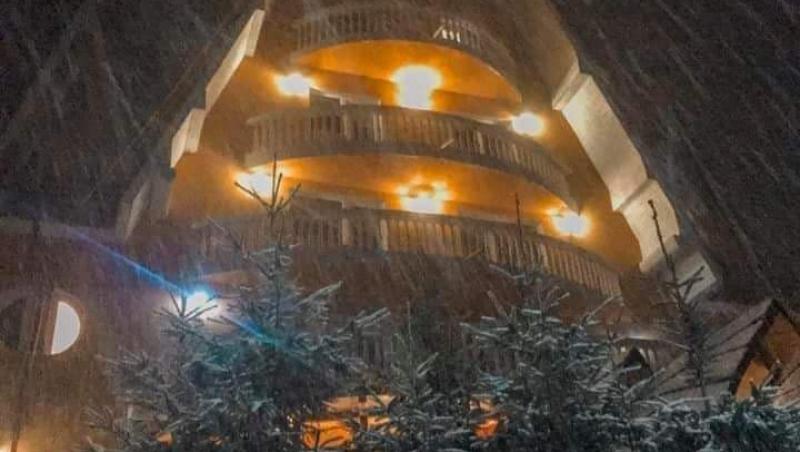 Din vară, direct în iarnă. Ninge în România la această oră: Imagini de poveste de la munte