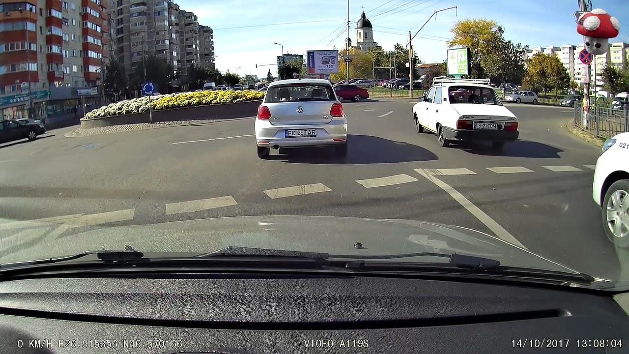 Accident NEAMȚ: Patru persoane au ajuns &icirc;n stare gravă la spital &icirc;n urma unei depășiri riscante