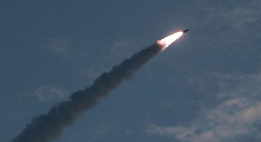 Coreea de Nord trage două proiectile neidentificate, după ce Kim Jong Un &icirc;i transmite condoleanţe preşedintelui sud-coreean Moon Jae-in, &icirc;n urma decesului mamei sale, care s-a născut &icirc;n Nord