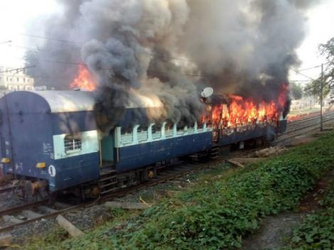 Explozie puternică într-un tren! Cel puțin 65 de morți și peste 40 au fost răniți în accident - FOTO
