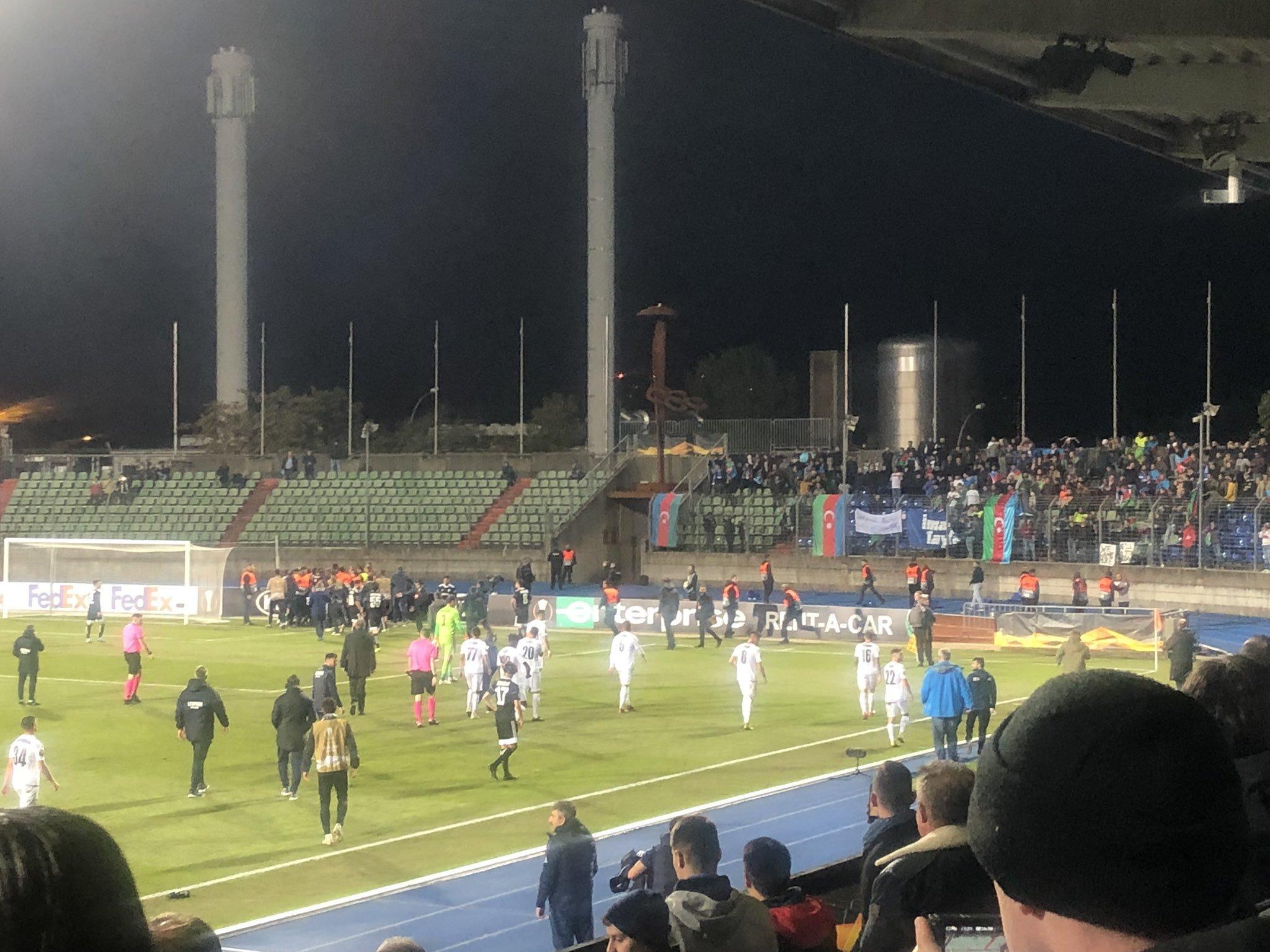 Qarabag a c&acirc;ştigat cu 4-1 meciul din deplasare cu Dudelange, &icirc;ntrerupt jumătate de oră după apariţia unei drone