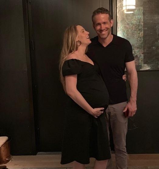 Blake Lively şi Ryan Reynolds au devenit părinţi pentru a treia oară &icirc;n urmă cu două luni