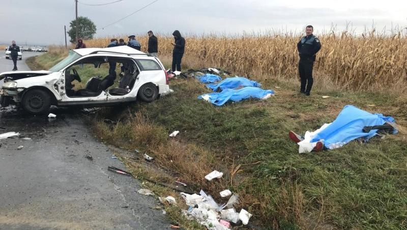 Familia moartă în accidentul din Bălțați, Iași: Mama, tata, fiul de 23 de ani și iubita lui. Teo și Ana, găsiți îmbrățișați pe bancheta din spate după impact