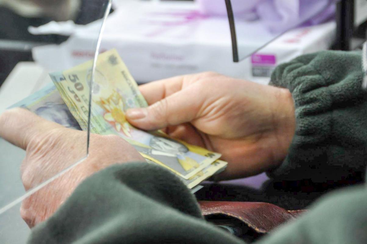 Legea privind acordarea ajutorului de deces va fi modificată! Cine sunt persoanele care pot primi peste 5.000 de lei de la stat