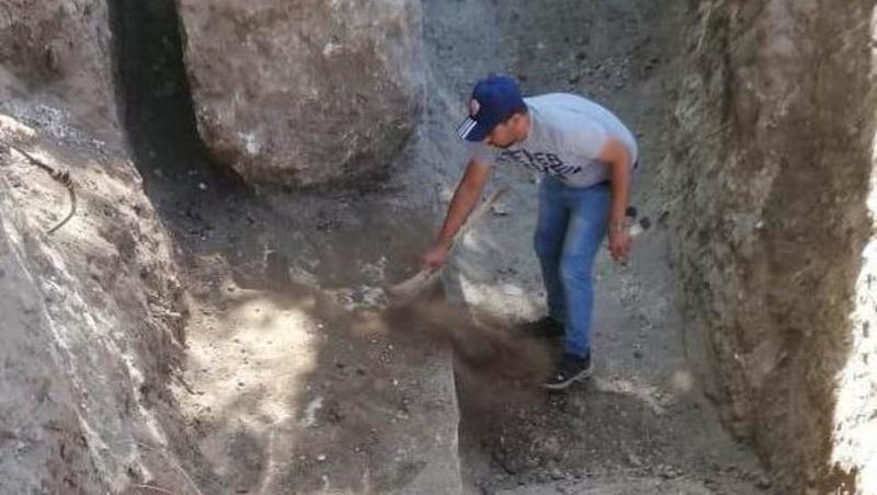 Muncitorii săpau la o canalizare când s-au oprit șocați! Ce au găsit sub pământ! „Are 2.200 de ani...”