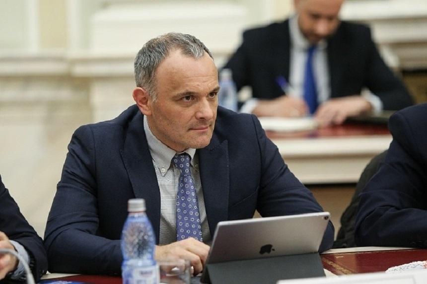 Karoly Borbely: O fuziune Hidroelectrica - CE Oltenia nu este o soluţie potrivită şi nu e nici avansată &icirc;ntr-un moment potrivit, c&acirc;nd Hidroelectrica se pregăteşte de listare. O soluţie mai bună sunt investiţiile