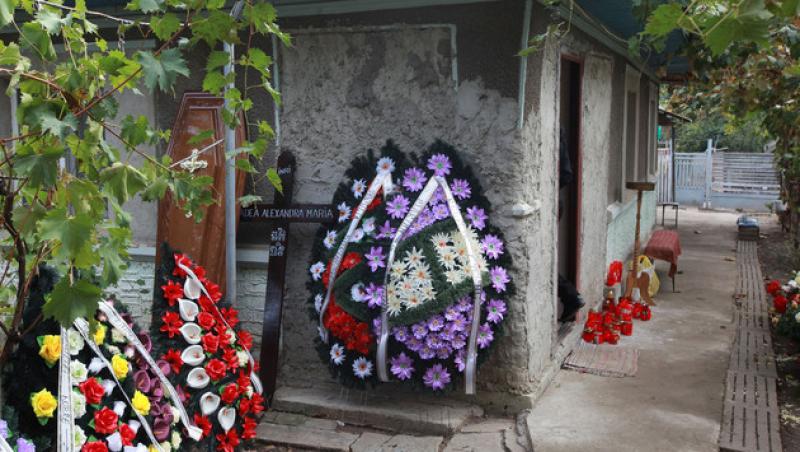 Familia i-a grăbit înmormântarea Vioricăi, ucisă în accidentul din Ialomița: 