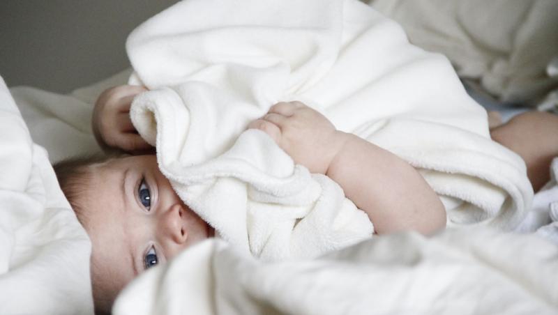 Cu ce haine pentru nou nascuti sa-i imbracam pe micutii nostri in primele saptamani de viata?