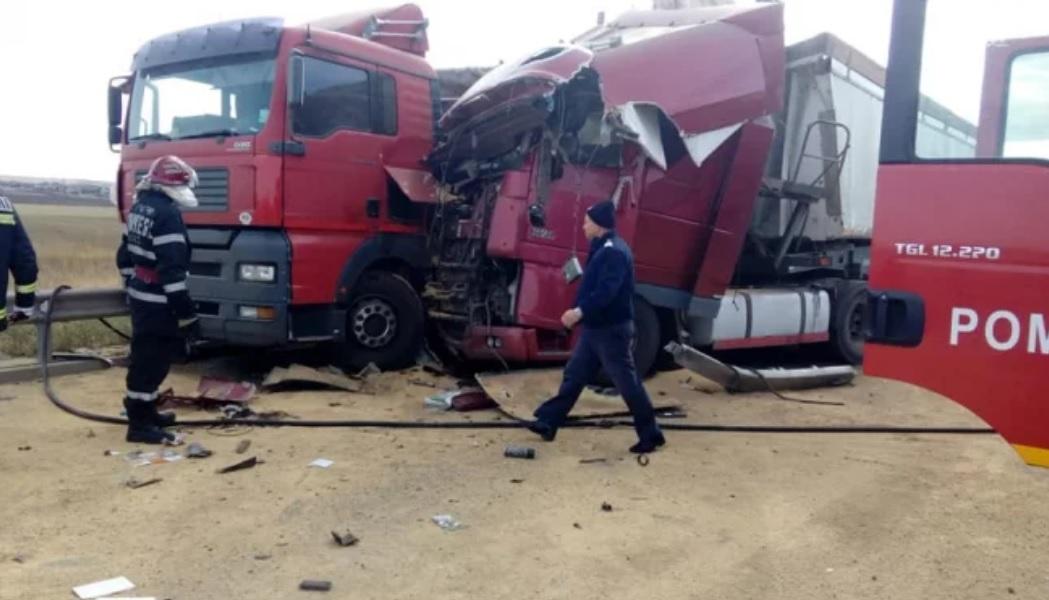 Accident grav pe Autostrada A1! Trei persoane au fost rănite, după ce două camioane și patru mașini s-au ciocnit&nbsp;