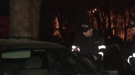 Droguri și arme găsite în mașina unui șofer în Craiova! Bărbatul este acum cercetat de autorități