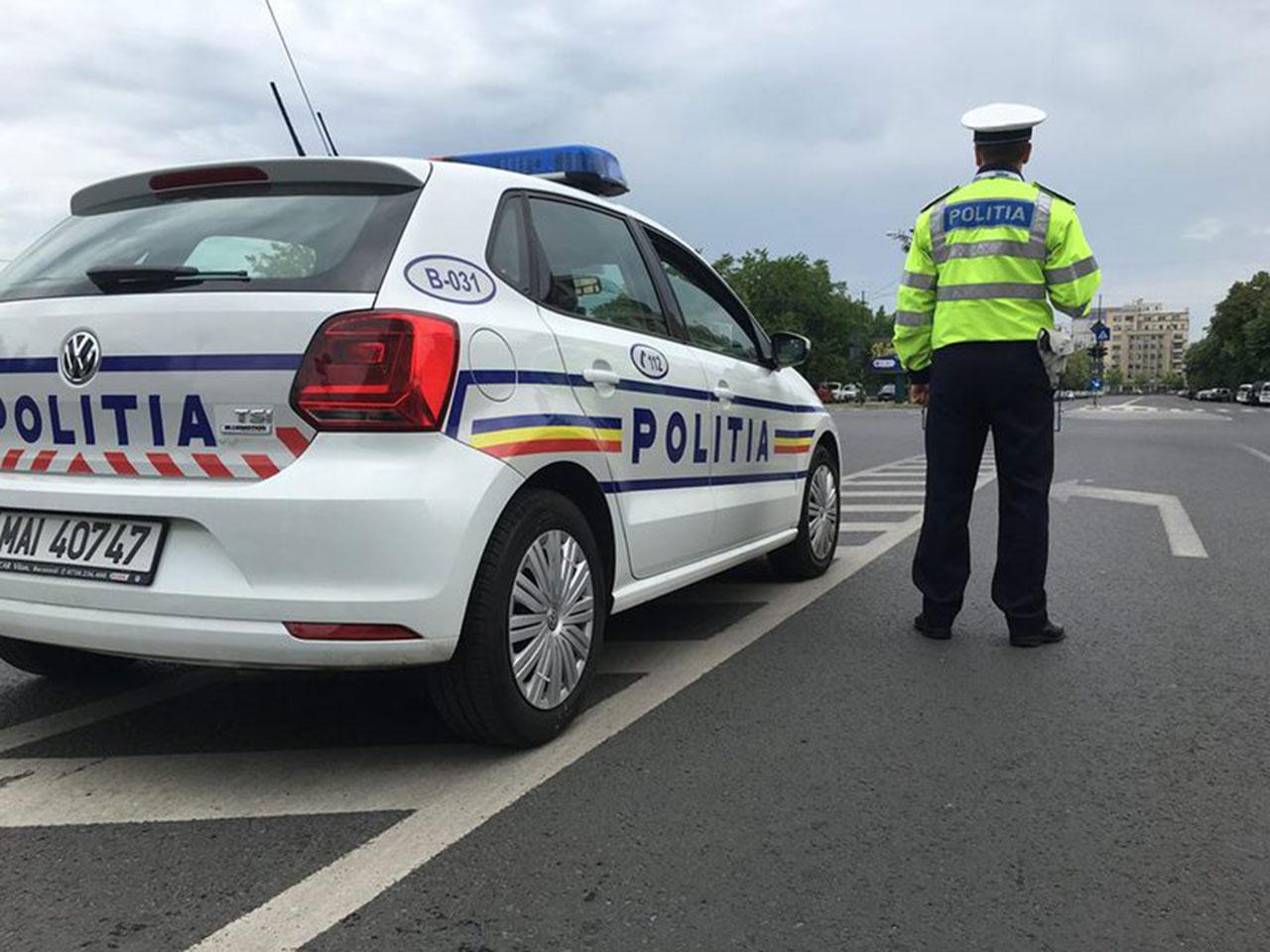 &Icirc;şi caută dreptatea protest&acirc;nd &icirc;n faţa Poliției. Povestea șocantă a unui bărbat din Pechea