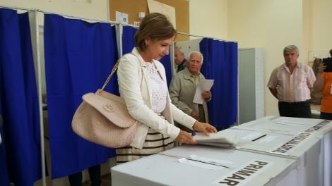 Alegeri prezidenţiale 2019 - Carmen Iohannis: Este foarte important să vină toţi românii la vot