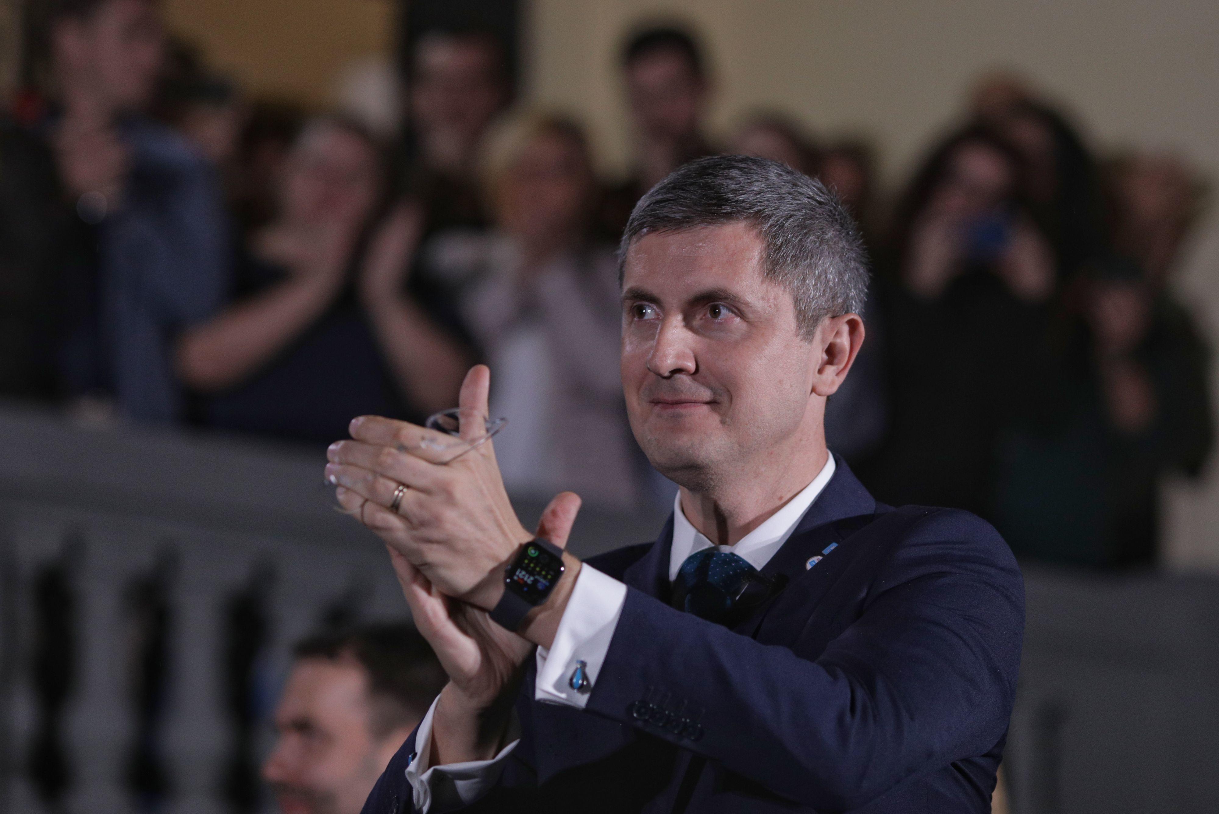 Alegeri prezidenţiale 2019 - Barna: Potrivit datelor pe care le avem &icirc;n urma numărătorii paralele, nu am reuşit să intrăm &icirc;n turul 2. Am sperat p&acirc;nă &icirc;n ultimul moment, dar nu avem suficiente voturi