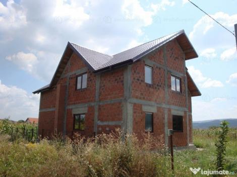 Cât costă o casă la roșu, în funcție de zona din România în care este construită