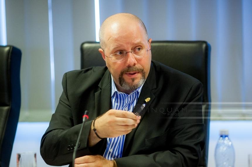Viceprimarul Bădulescu, unei consiliere USR: Doamna Ciceală, mi-e sc&acirc;rbă să te aud vorbind. Vezi-ţi de treaba dumitale, că eşti femeie cu burta la gură