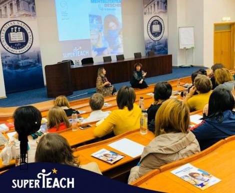 Profesori, despre reforma în învăţământul românesc: Şcoala trebuie să devină prietenoasă, digitală şi să formeze specialiştii viitorului