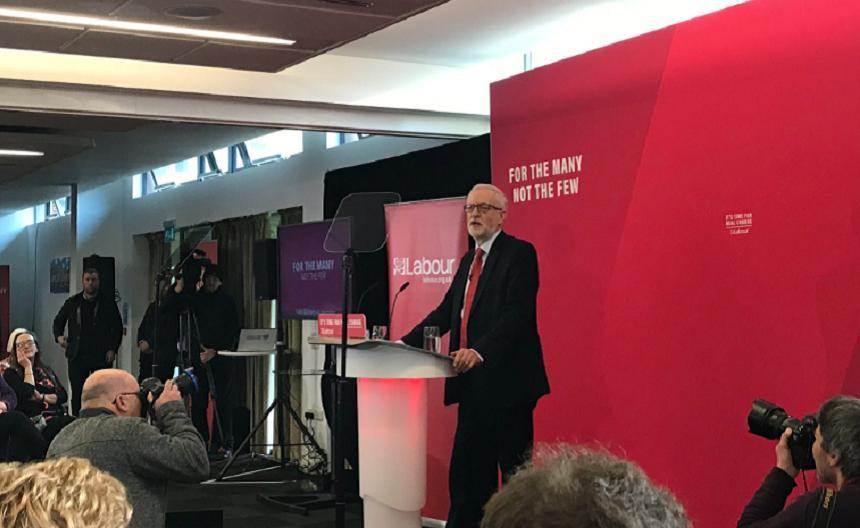 Partidul Laburist promite la Lancaster, cu mai puţin de o lună &icirc;naintea alegerilor, Internet de mare viteză gratuit tuturor