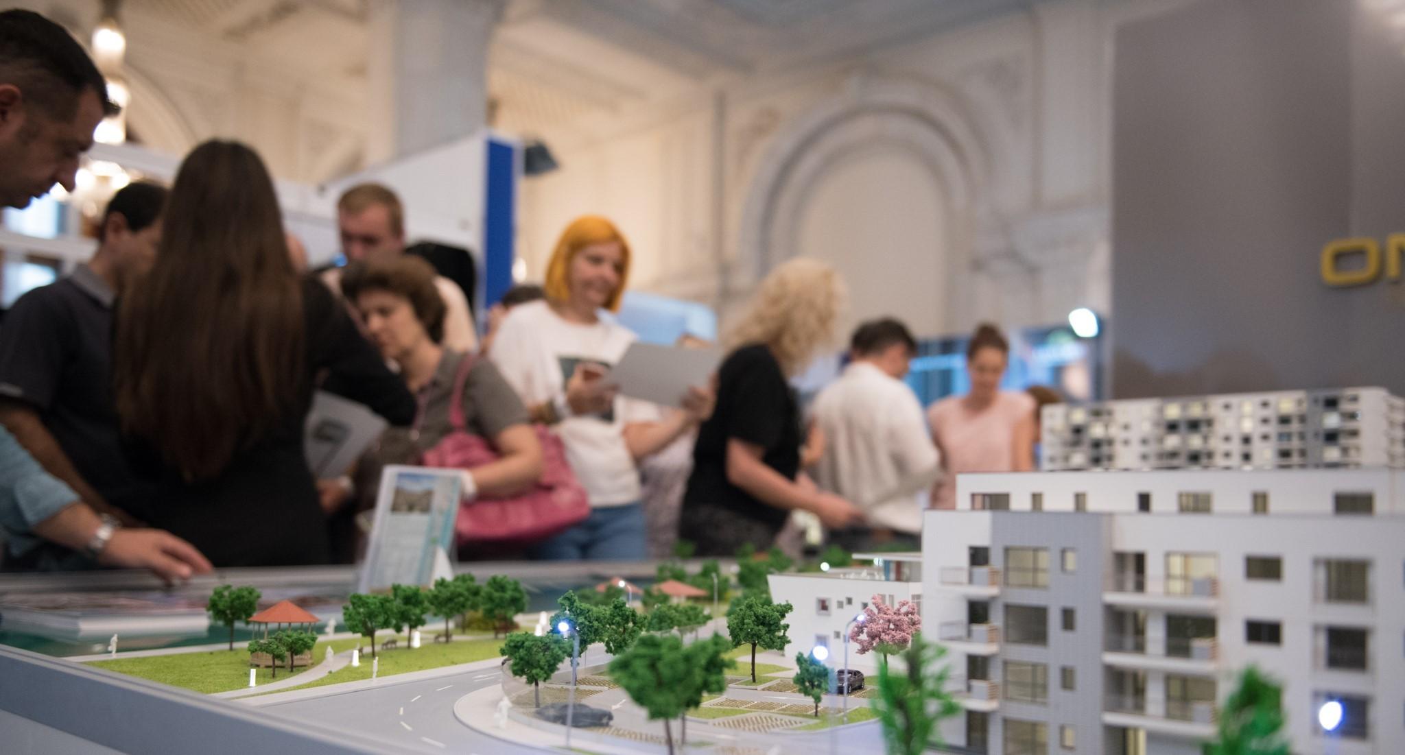 Piaţa imobiliară: Proprietarii de apartamente vechi &icirc;ncep să simtă presiune pe scăderea preţurilor