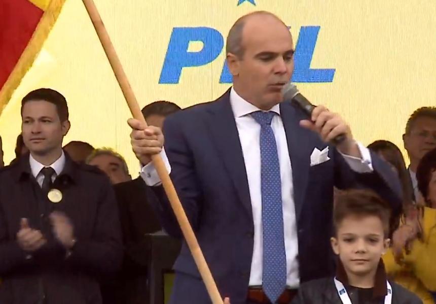 Rareş Bogdan: Dăncilă se face de r&acirc;s, dacă vine la dezbaterea de marţi a lui Klaus Iohannis; vor putea pune &icirc;ntrebări &icirc;ntre şase şi nouă invitaţi şi vor fi probabil &icirc;ntre două şi patru &icirc;ntrebări de persoană