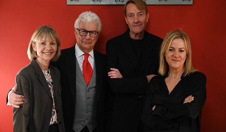 Scriitorii Ken Follett, Jojo Moyes, Kate Mosse şi Lee Child, turneu &icirc;mpotriva Brexitului: Lumea ar fi mai bună dacă politicienii ar citi mai mult
