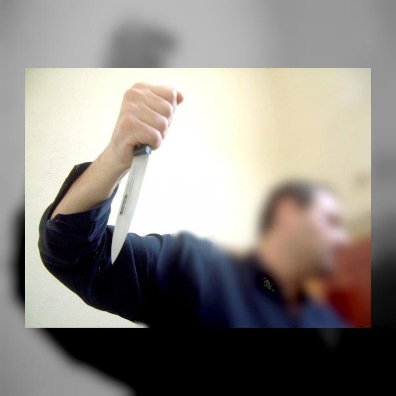 T&acirc;nără &icirc;nsărcinată &icirc;n opt luni, &icirc;njunghiată şi lovită cu sălbăticie de propriul soț. Ce au descoperit polițiștii după ce l-au reținut