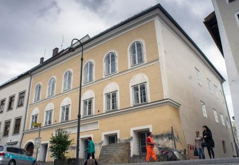 Casa natală a lui Adolf Hitler va deveni secţie de poliţie! „Această clădire nu va fi niciodată un loc de comemorare a nazismului”
