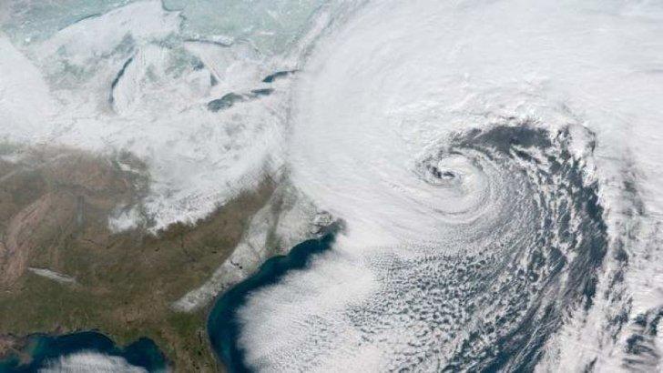 Un ciclon va lovi Rom&acirc;nia! La ce să ne așteptăm &icirc;n perioada următoare