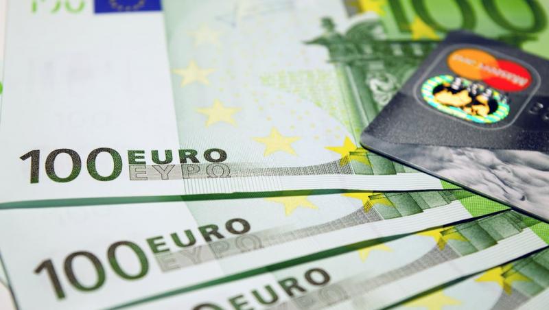 Euro a ajuns la un nou maxim istoric în raport cu leul