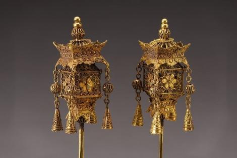 Podoabe regale din aur din perioada Wanli, dinastia Ming, în expoziţie la MNIR