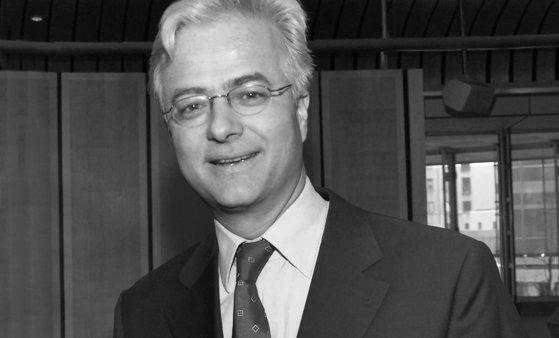 Fiul unui fost președinte a fost &icirc;njunghiat mortal. Bărbatul susținea o conferință medicală &icirc;n momentul atacului