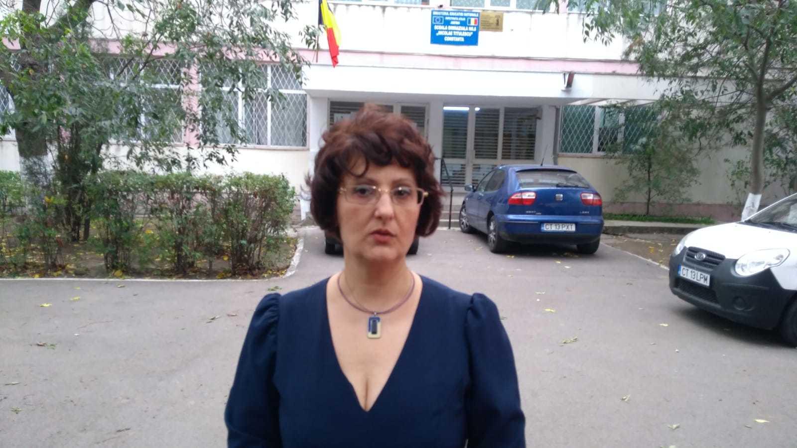 Directorul şcolii din Constanţa unde un elev a fost &icirc;nţepat cu un cuţit de un coleg: Elevul agresor este liniştit, nu a creat niciodată probleme. M-a uimit calmul cu care a acţionat