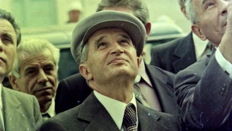 Nicolae Ceaușescu și celebra șapcă