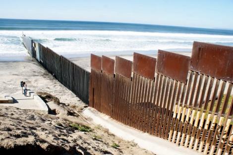 Trump grăbește lucrările pentru „zidul” de la granița cu Mexic! Când vor fi gata lucrările și ce dimensiuni va avea