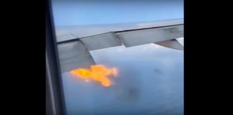 Panică și groază la bordul unui avion! Unul din motoare a luat foc în aer - VIDEO