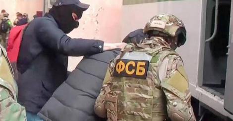 FSB anunţă arestarea a nouă presupuşi islamişti din cadrul mişcării islamiste Hizb ut-Tahrir, interzisă şi care vrea să înfiinţeze un ”califat” în regiunile musulmane din Rusia şi în fostele republici sovietice din Asia Centrală