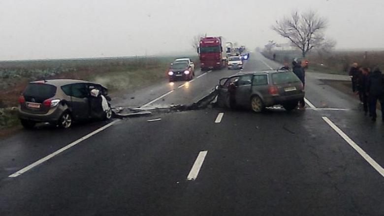 Accident grav &icirc;n Neamț! Șoferul a &icirc;ncercat să evite o femeie care traversa neregulamentar