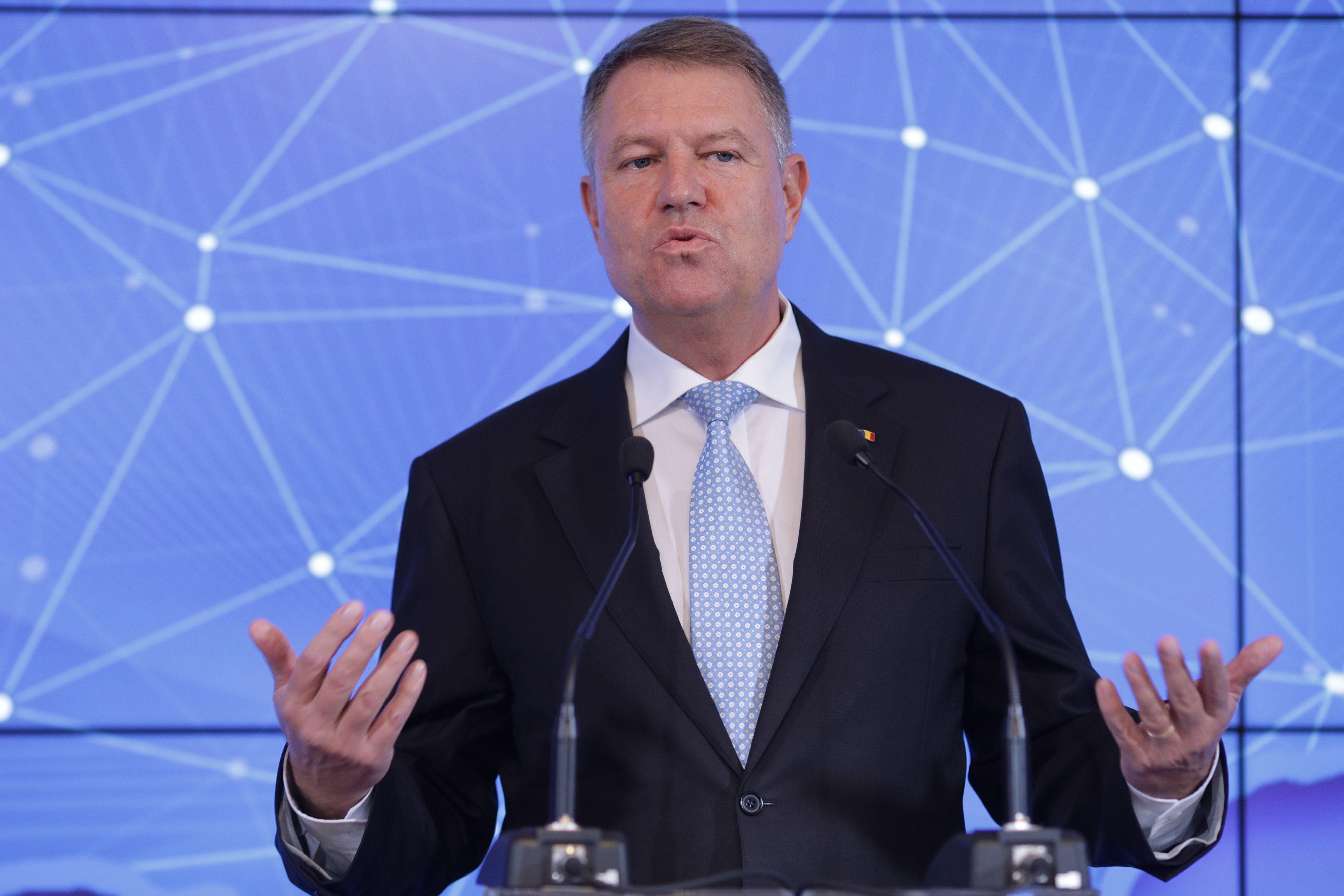 Klaus Iohannis susţine alegerea primarilor &icirc;n două tururi de scrutin şi modificarea legii &icirc;n Parlament, nu prin OUG